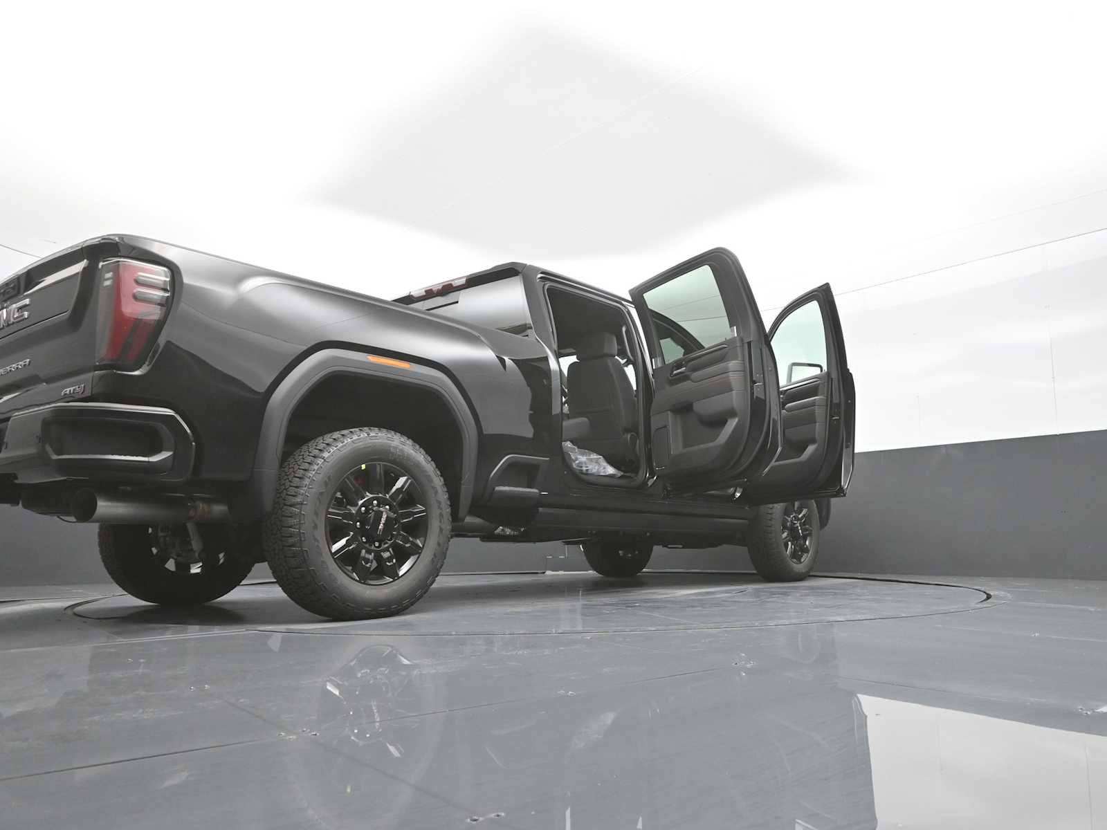 New 2026 GMC Sierra 2500 AT4 w/ AT4 Premium Plus Package AWD/4WD image 44