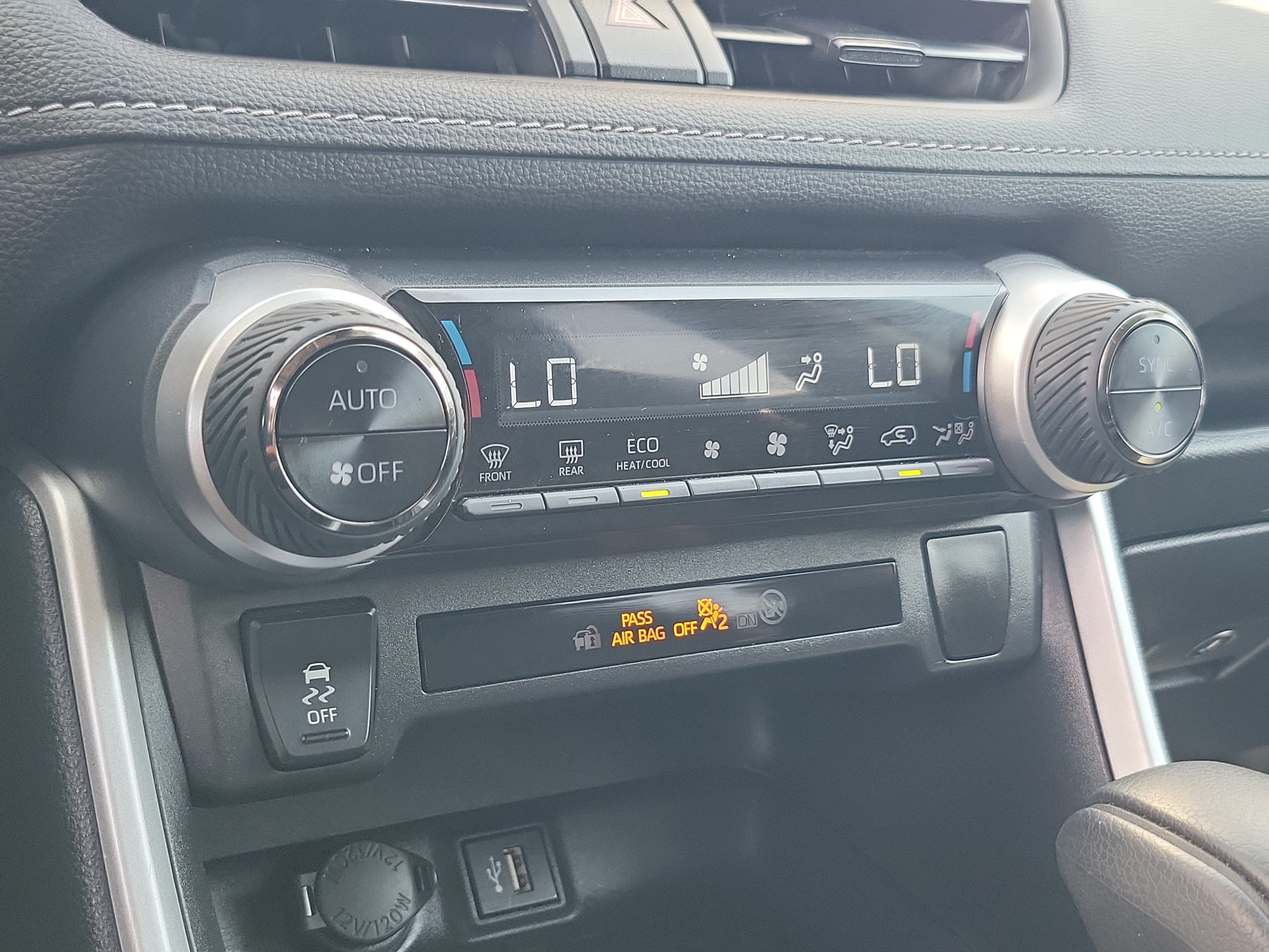 Certified 2025 Toyota RAV4 XLE AWD/4WD image 28