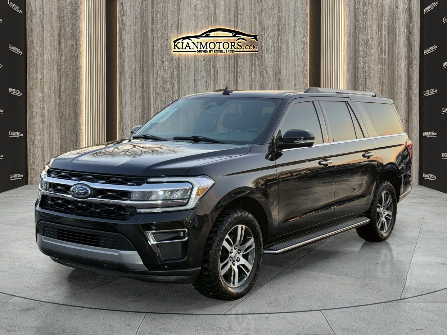 Used 2023 Ford Expedition Max Limited image 3
