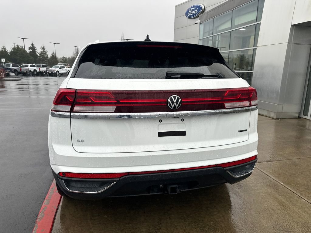 Used 2024 Volkswagen Atlas Cross Sport SE image 3
