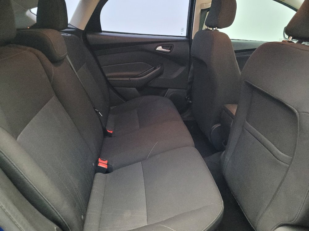 Used 2018 Ford Focus SE FWD image 19