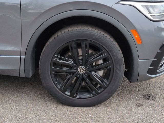 Used 2022 Volkswagen Tiguan SE R-Line AWD/4WD image 10