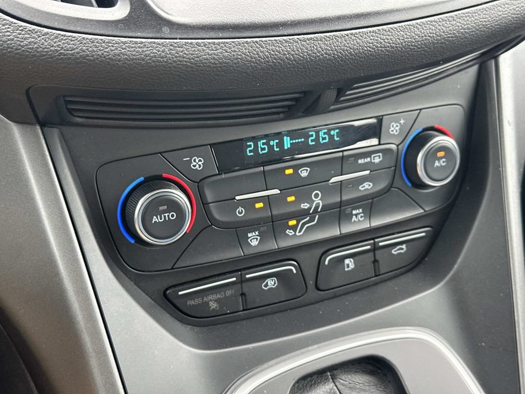 Used 2017 Ford C-MAX Energi SE w/ Equipment Group 401A FWD image 29