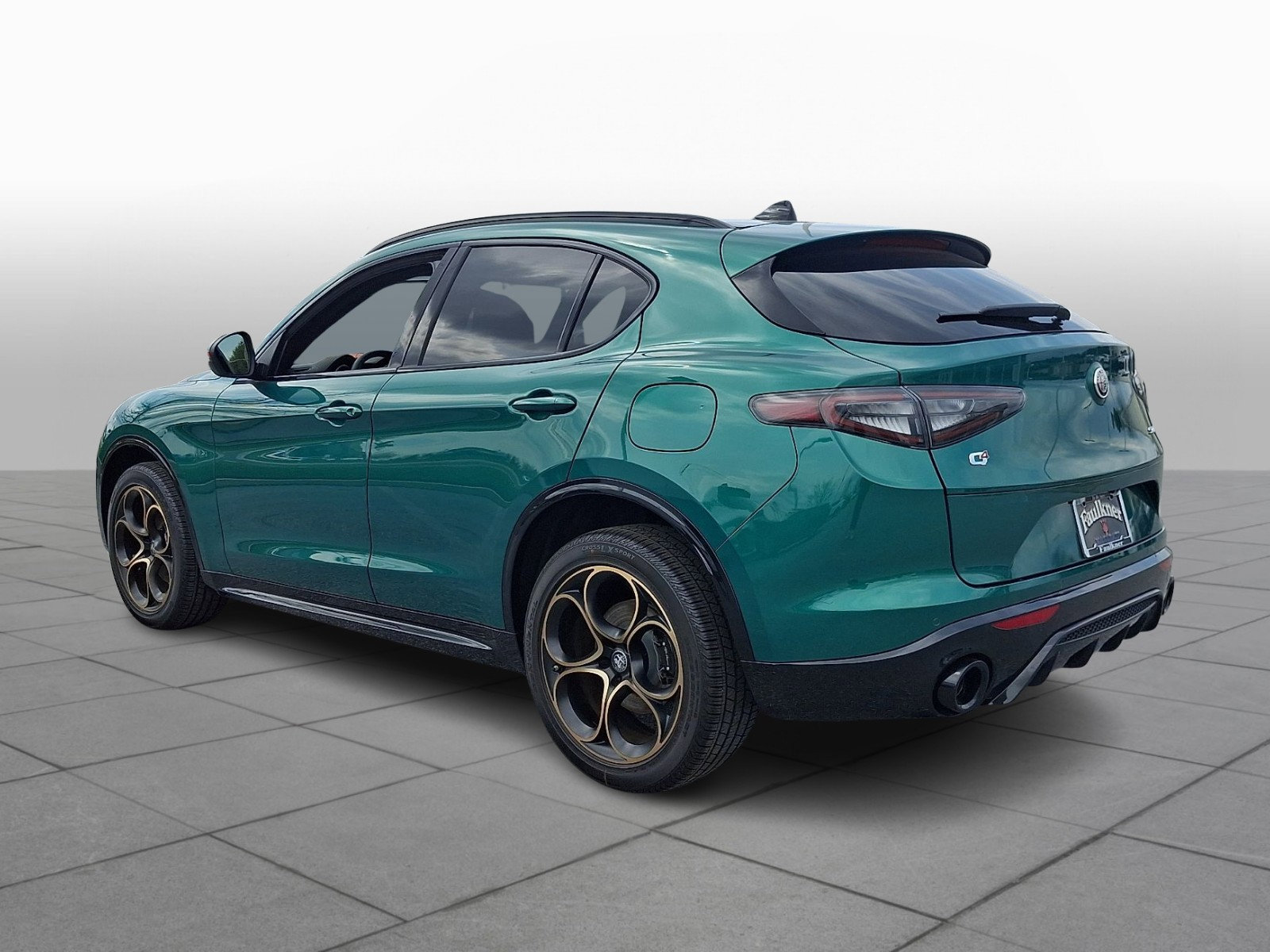 New 2025 Alfa Romeo Stelvio Sprint image 3