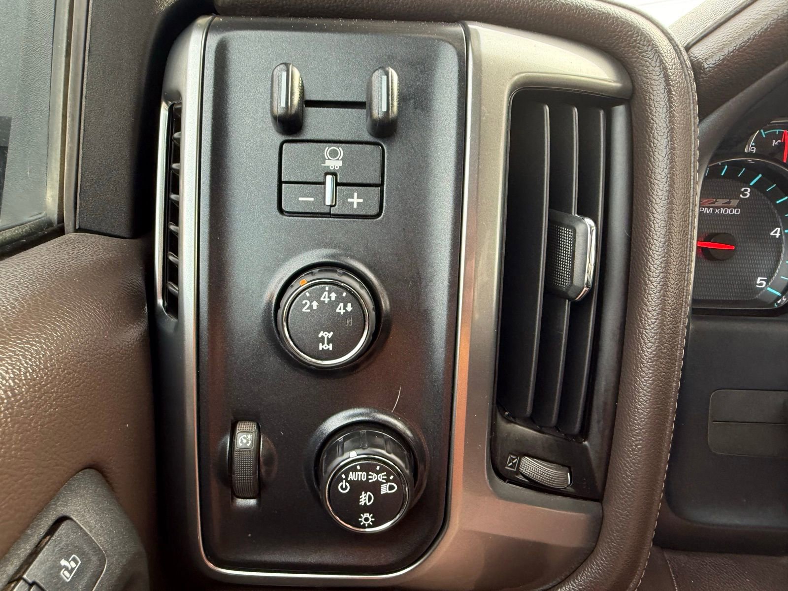 Used 2016 Chevrolet Silverado 2500 LTZ w/ Duramax Plus Package image 19