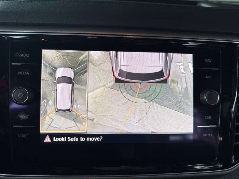 Used 2018 Volkswagen Atlas SEL Premium image 24