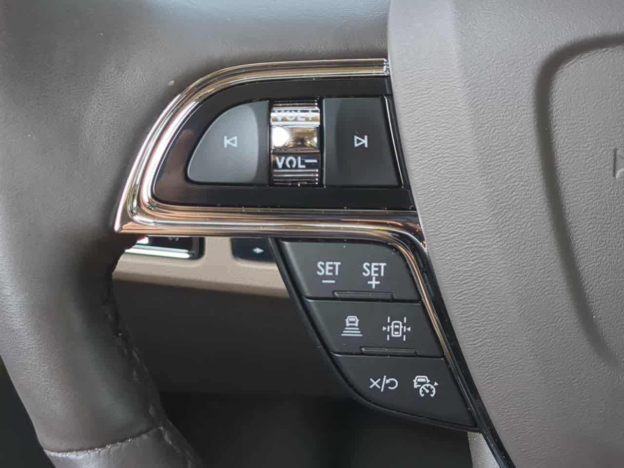 Used 2024 Lincoln Navigator Reserve image 24