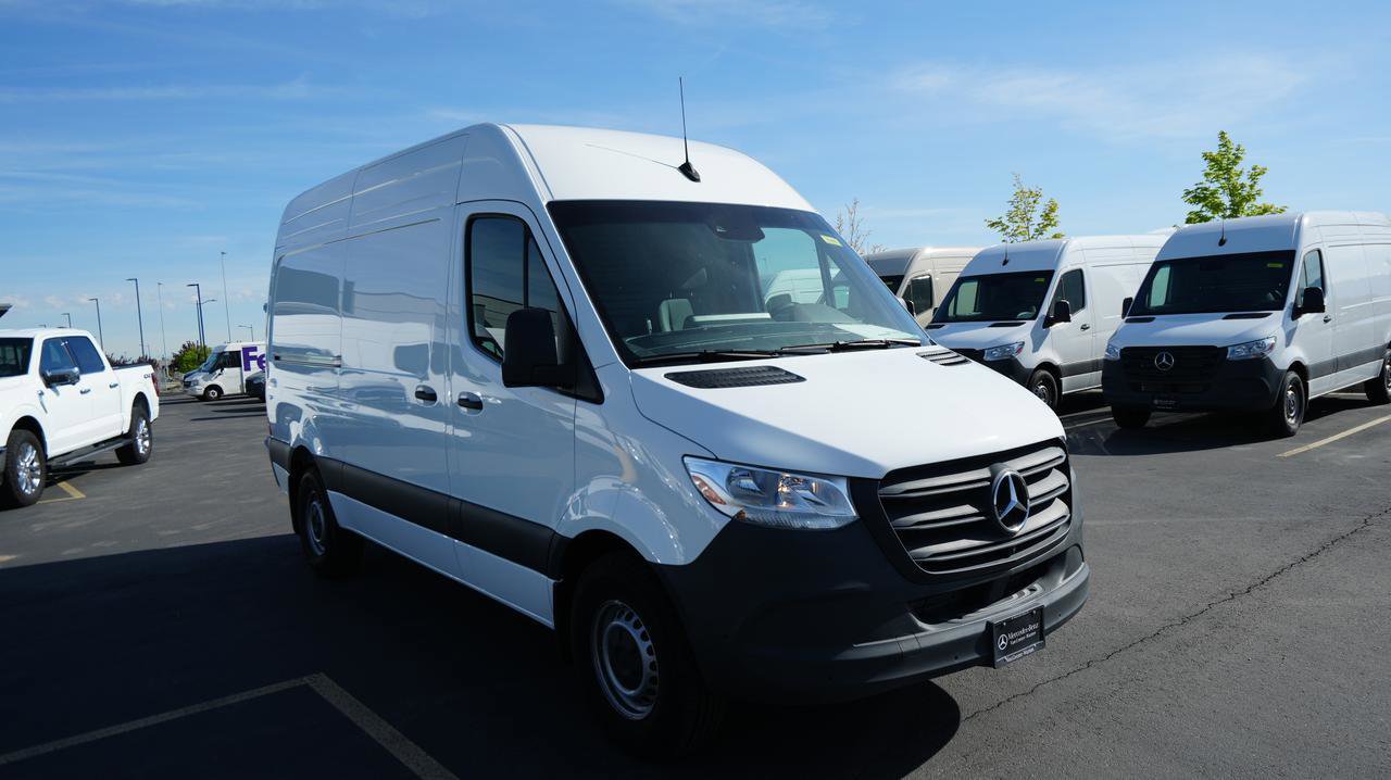 Used 2024 Mercedes-Benz Sprinter 144 Cargo image 3