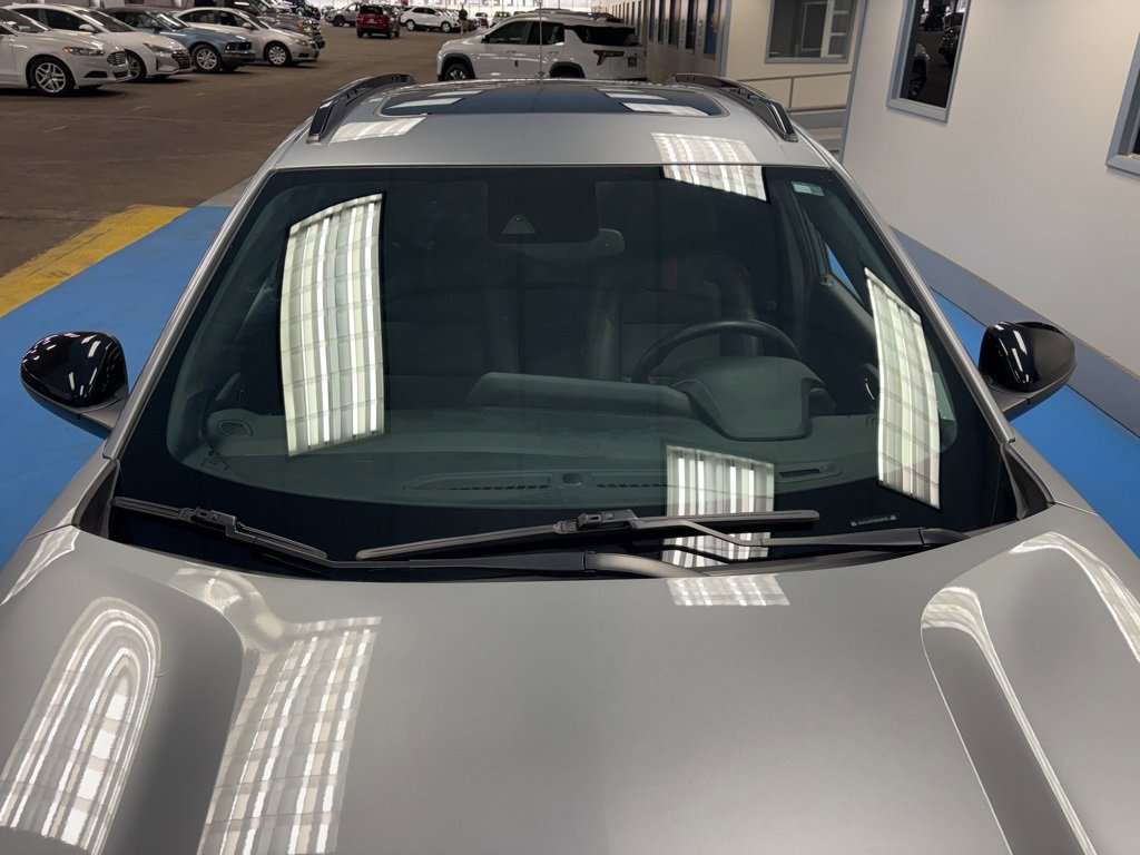 Certified 2025 Chevrolet Trax RS w/ Sunroof Package image 14