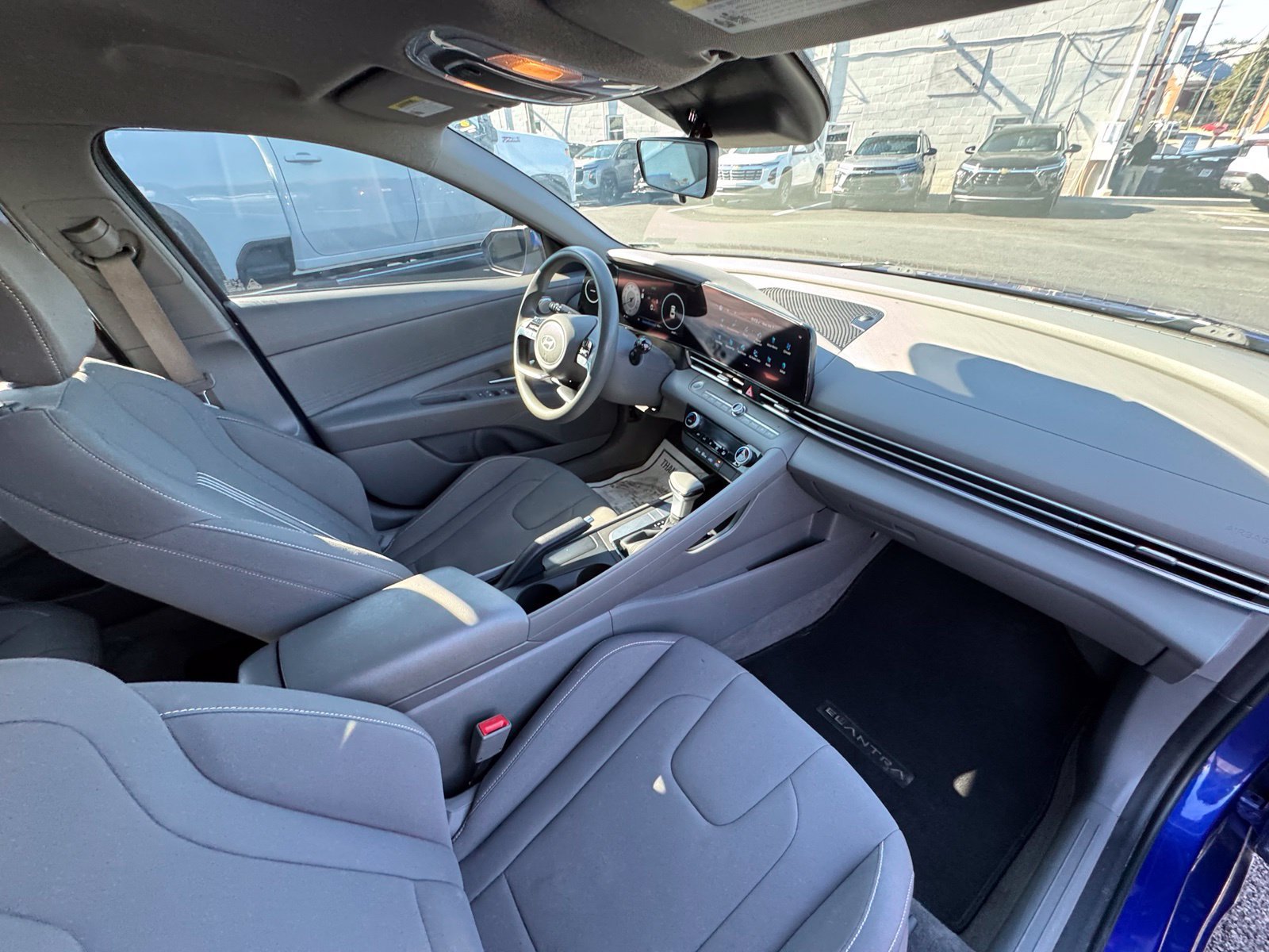 Used 2024 Hyundai Elantra SEL FWD image 33