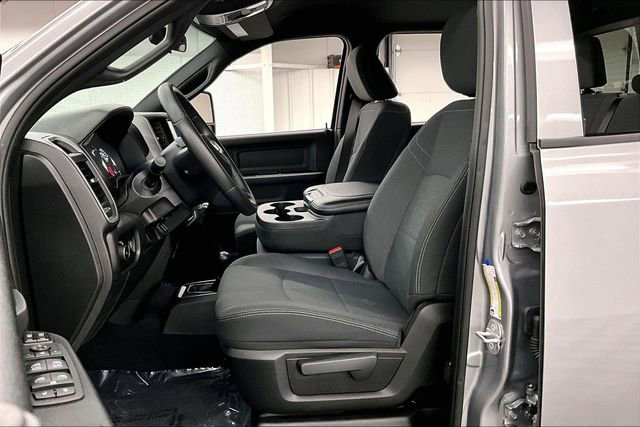 Used 2024 RAM 2500 Tradesman w/ Chrome Appearance Group image 24