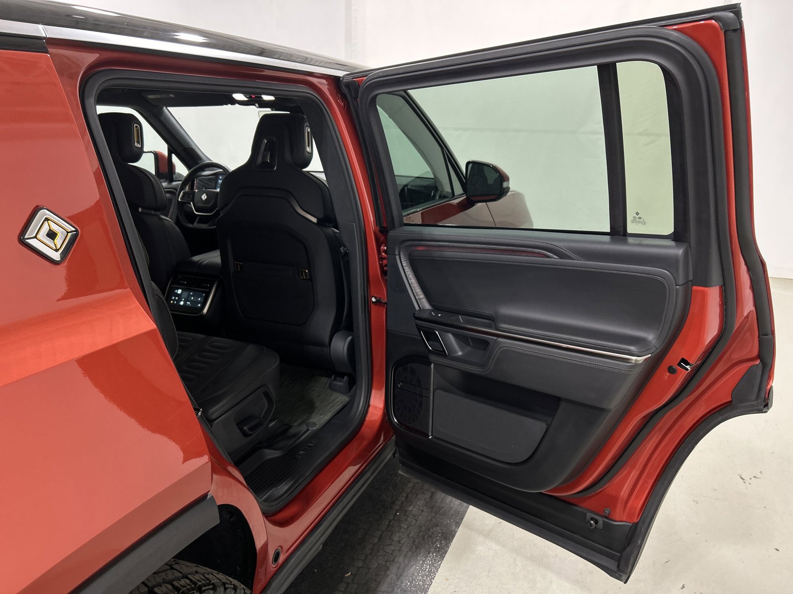 Used 2023 Rivian R1S Launch Edition image 19