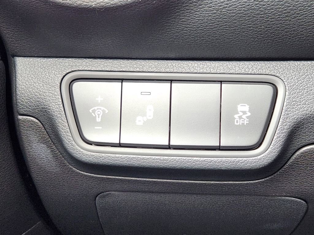Used 2024 Kia Forte LXS w/ LXS Technology Package FWD image 20
