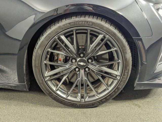 Used 2019 Chevrolet Camaro ZL1 RWD image 13