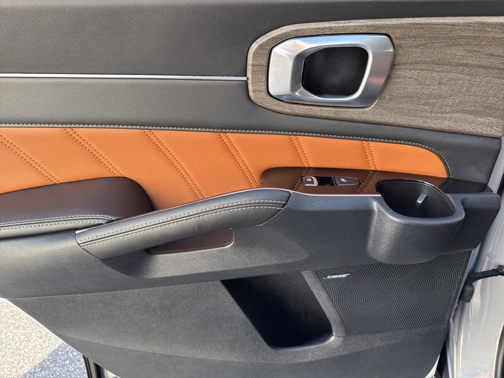 Used 2023 Kia Sorento SX Prestige image 13