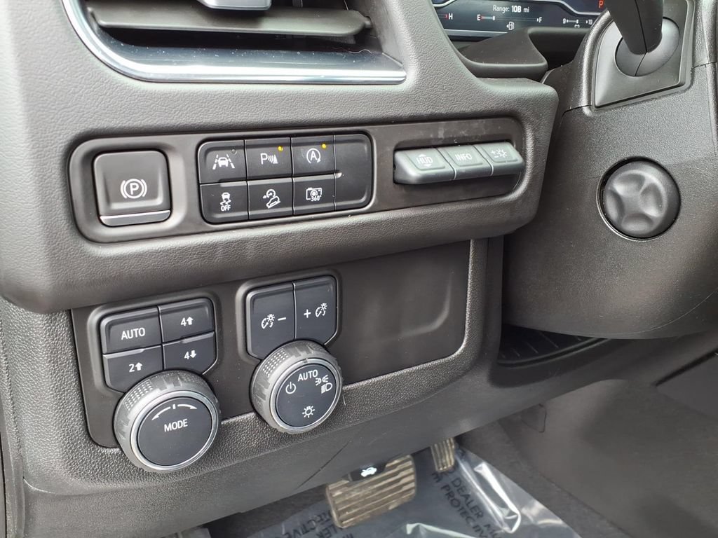 Used 2023 Chevrolet Suburban Premier AWD/4WD image 26