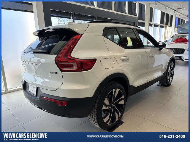 New 2025 Volvo XC40 B5 Ultra w/ Protection Package Premier image 3