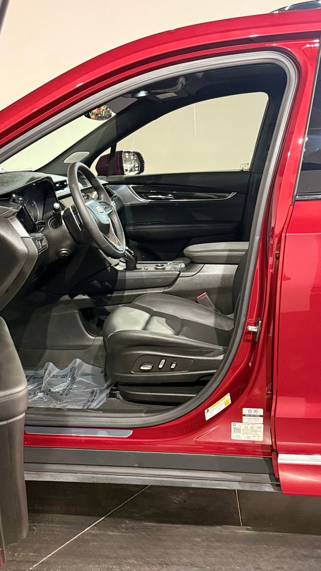 Used 2023 Cadillac XT6 Sport image 31