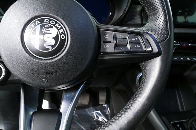 Used 2024 Alfa Romeo Tonale Ti image 13