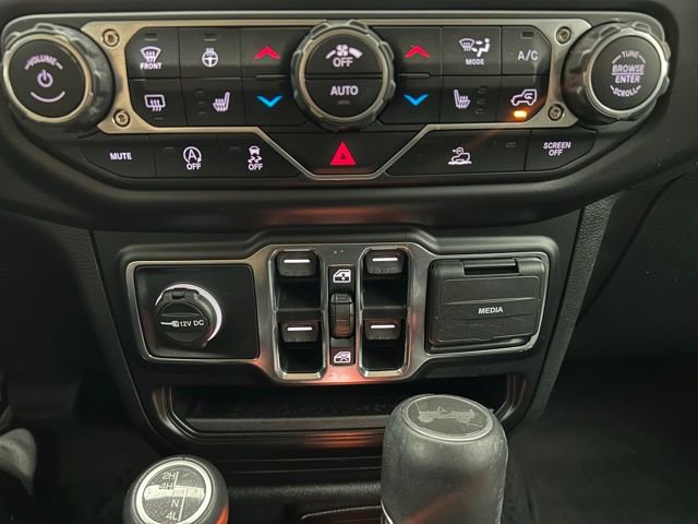 Used 2022 Jeep Wrangler Unlimited Sahara w/ Cold Weather Group image 23