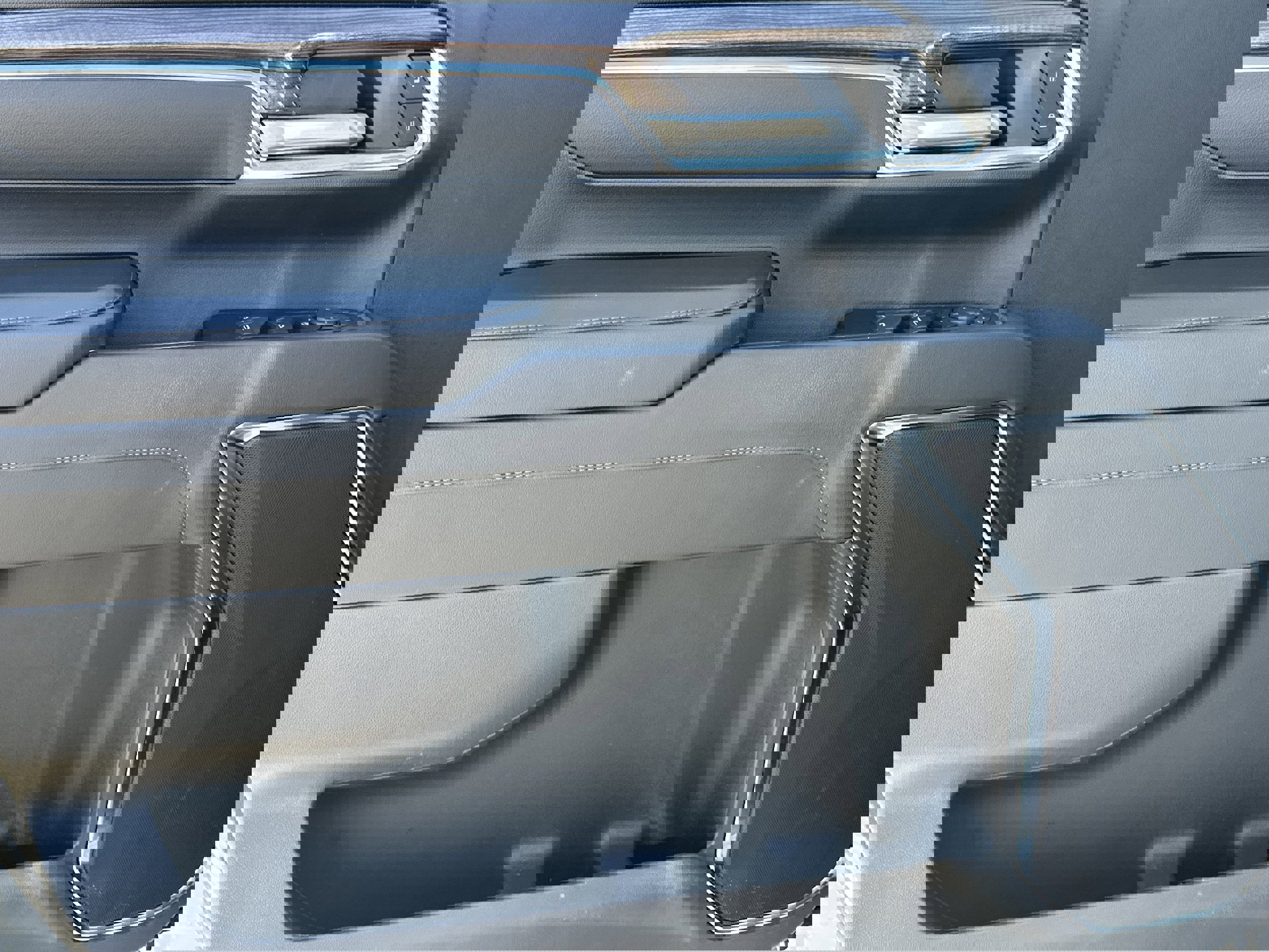 Used 2024 Chevrolet Silverado 3500 LT w/ Convenience Package image 10