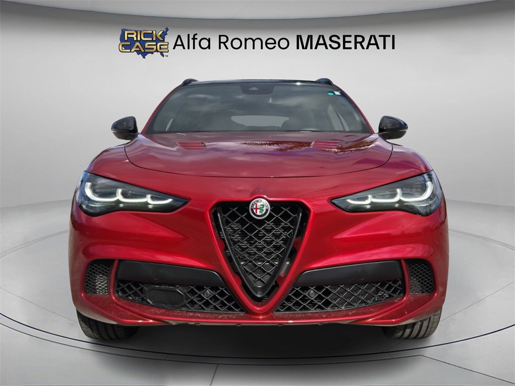 Used 2024 Alfa Romeo Stelvio Quadrifoglio image 4
