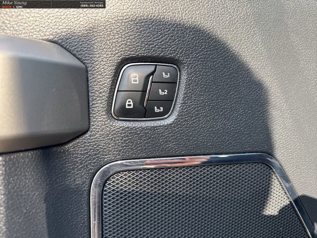 Used 2022 Ford F250 Lariat w/ Tremor Off-Road Package image 14