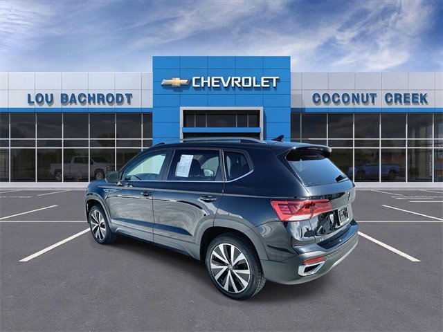 Used 2024 Volkswagen Taos SE image 6