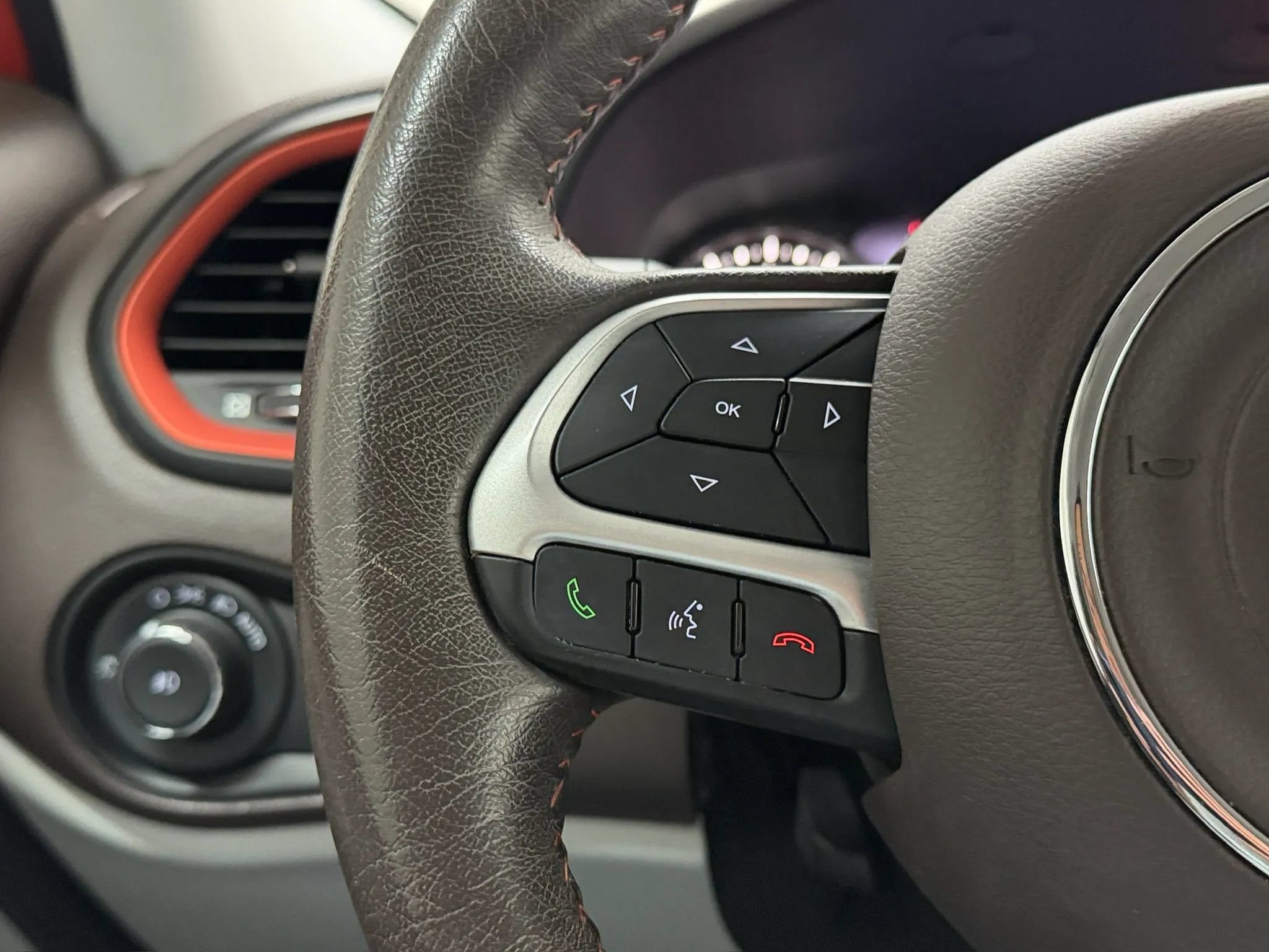 Used 2017 Jeep Renegade Latitude FWD image 68