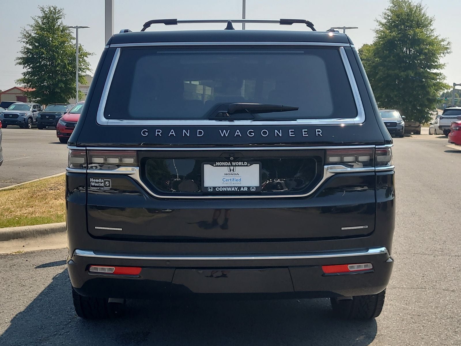Used 2022 Jeep Grand Wagoneer Series III AWD/4WD image 4