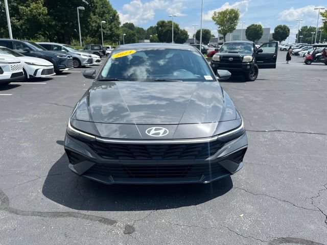 Used 2024 Hyundai Elantra SEL FWD image 2