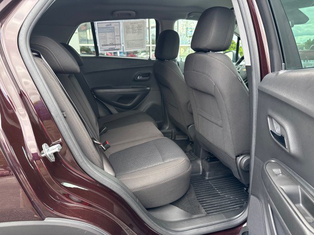 Used 2022 Chevrolet Trax LS w/ Tint and Cruise Package AWD/4WD image 27