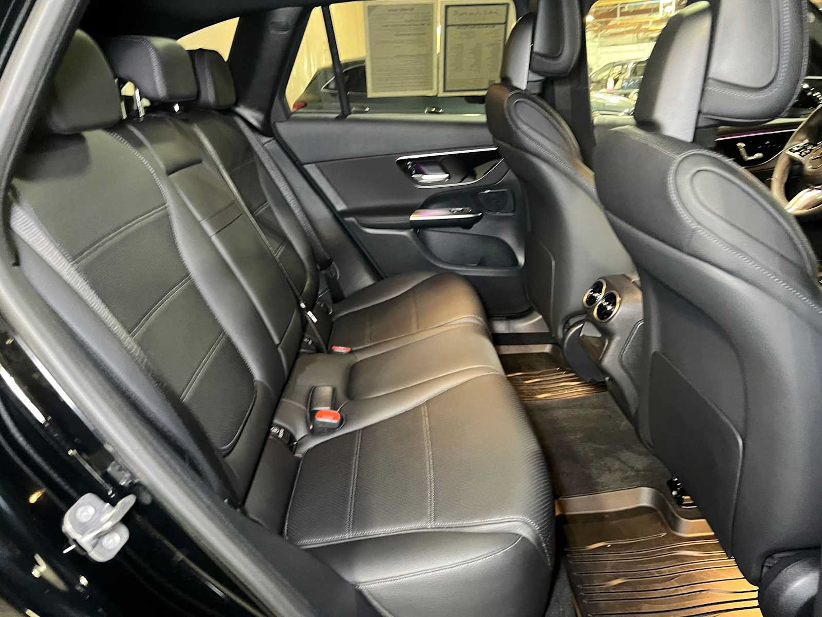 Used 2026 Mercedes-Benz GLC 300 4MATIC image 13