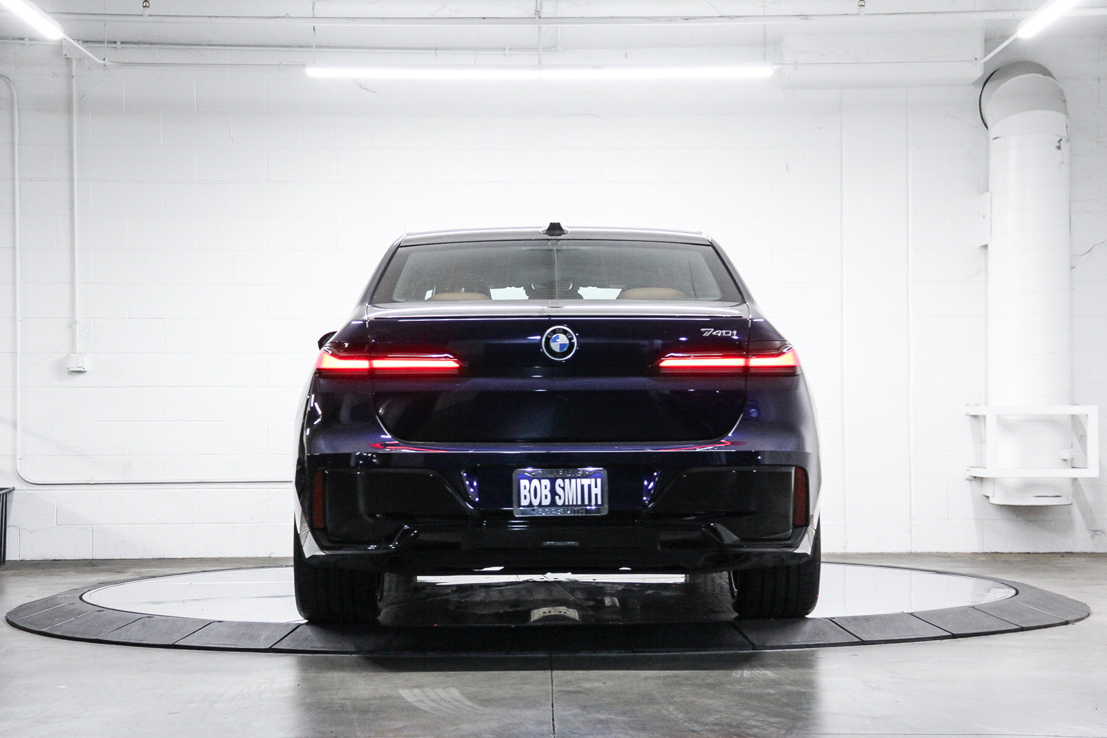 Certified 2023 BMW 740i RWD image 5