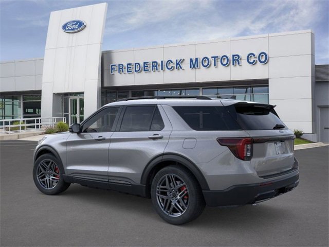 New 2026 Ford Explorer ST-Line w/ ST-Line Street Pack image 4