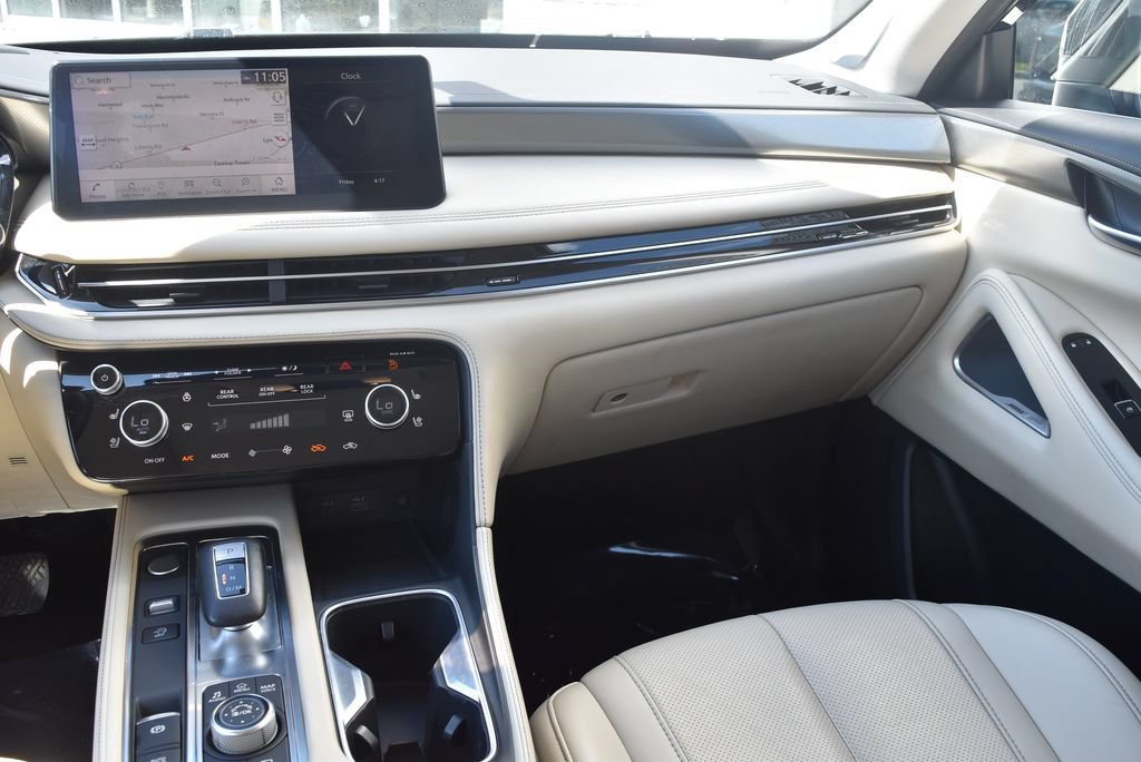Used 2023 INFINITI QX60 Luxe w/ Vision Package AWD/4WD image 14