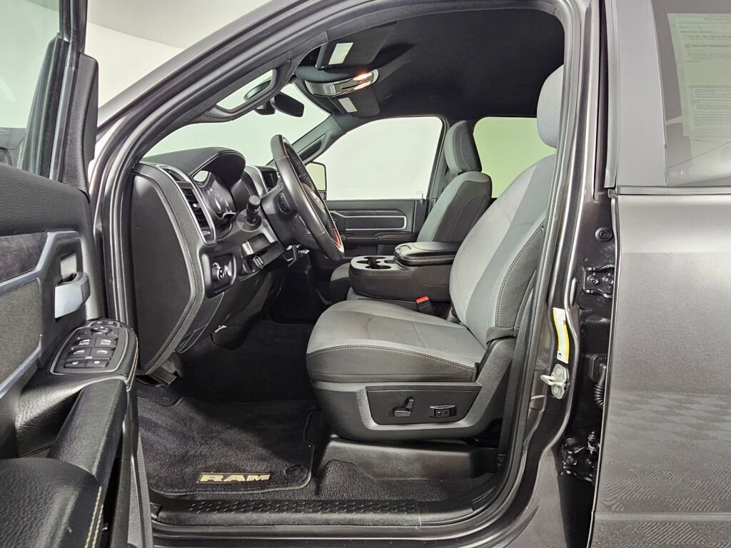 Used 2024 RAM 3500 Big Horn image 19