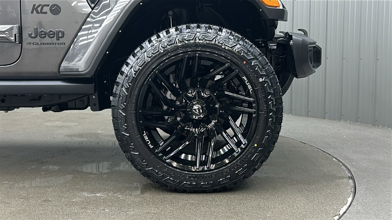 Used 2024 Jeep Gladiator Willys image 10