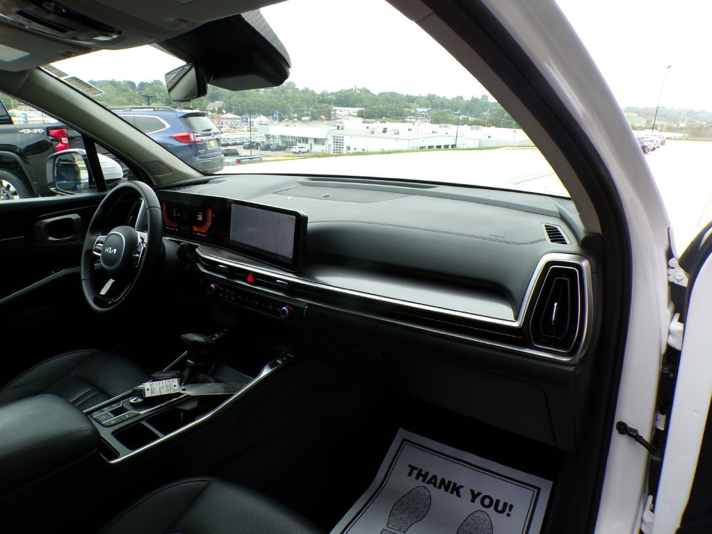 Used 2025 Kia Sorento S w/ Panoramic Sunroof Package FWD image 14