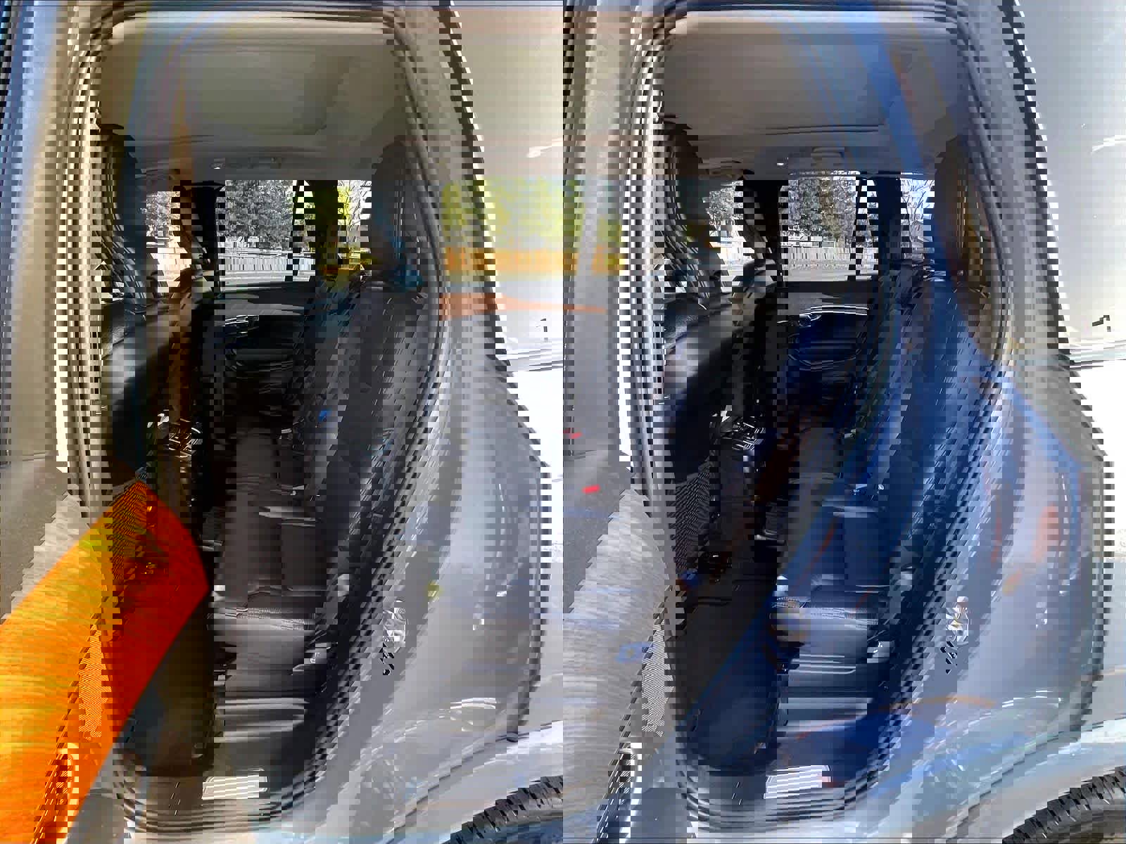 Used 2023 Volvo XC90 T8 Plus image 29