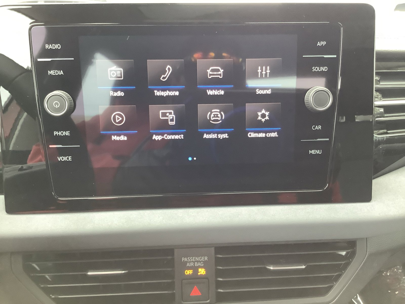 New 2026 Volkswagen Jetta SE FWD image 16