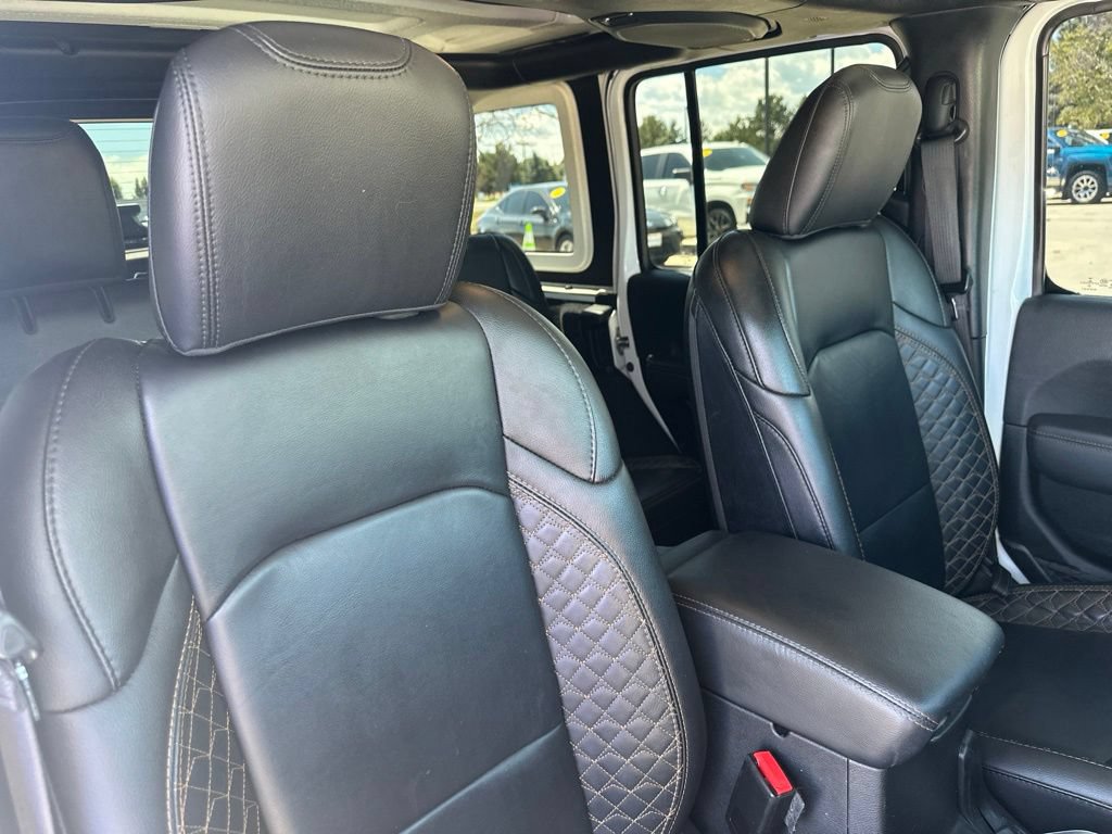 Used 2021 Jeep Wrangler Unlimited Sahara AWD/4WD image 32