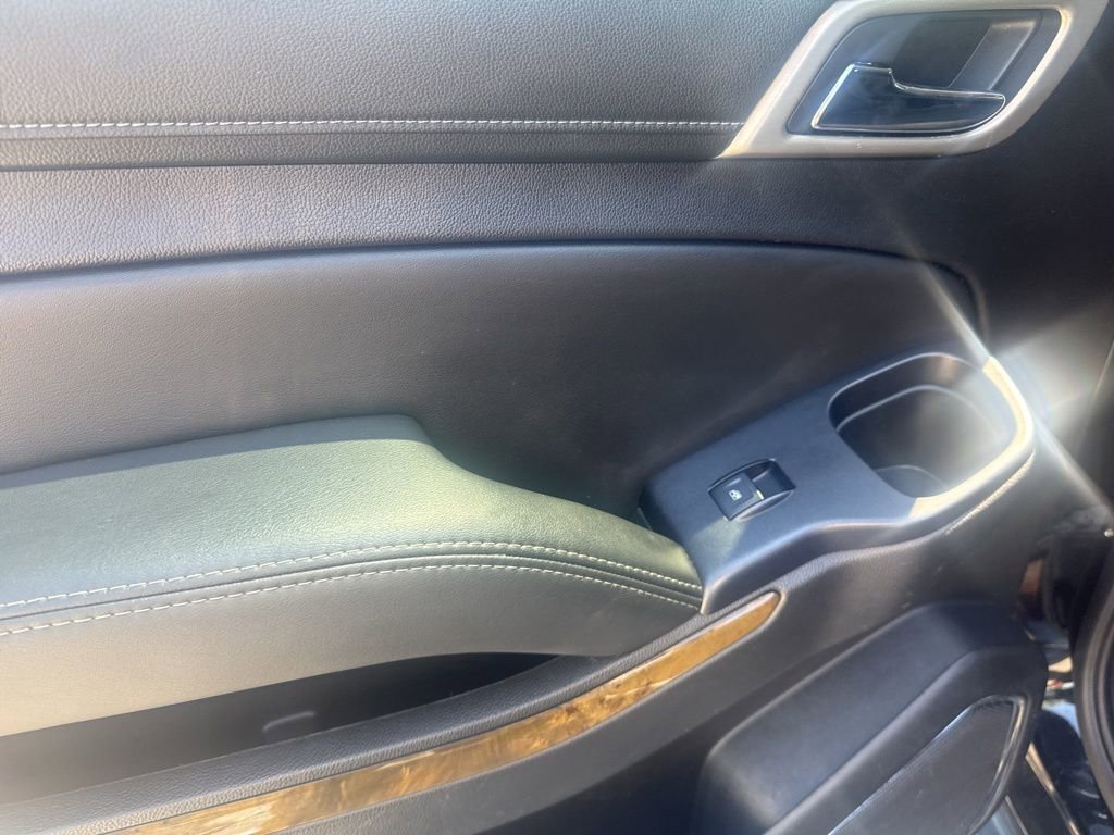 Used 2016 GMC Yukon XL Denali w/ Open Road Package RWD image 11