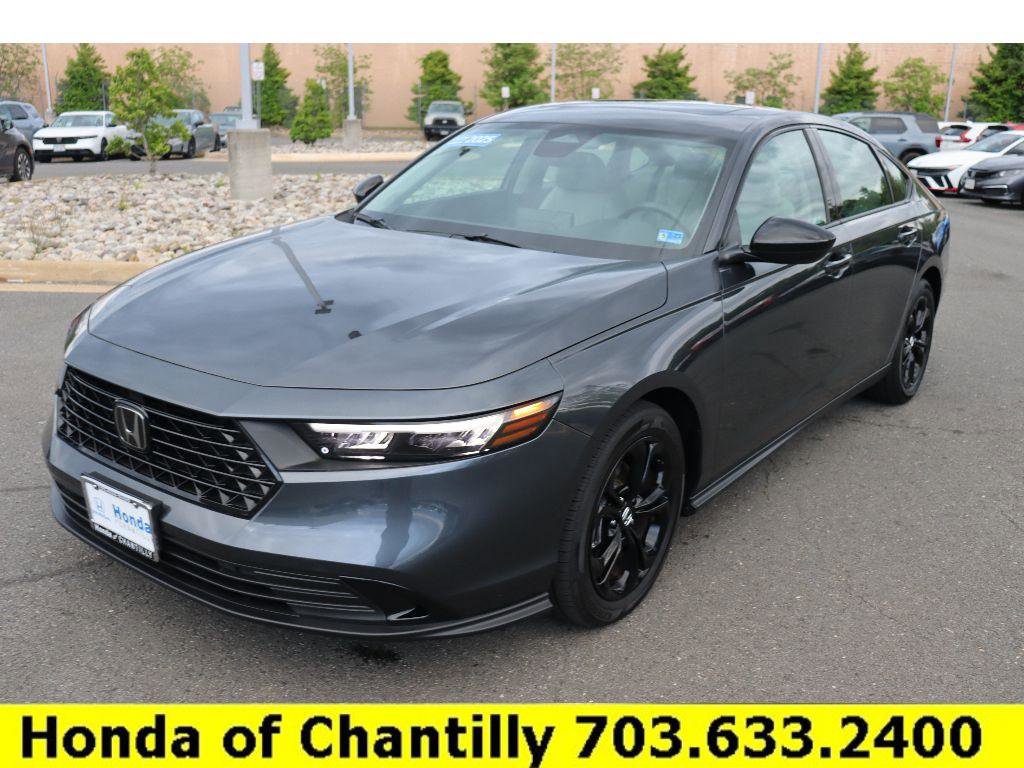 Certified 2025 Honda Accord SE image 3