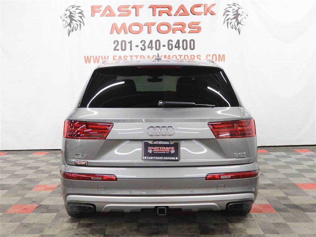 Used 2018 Audi Q7 3.0T Prestige image 5