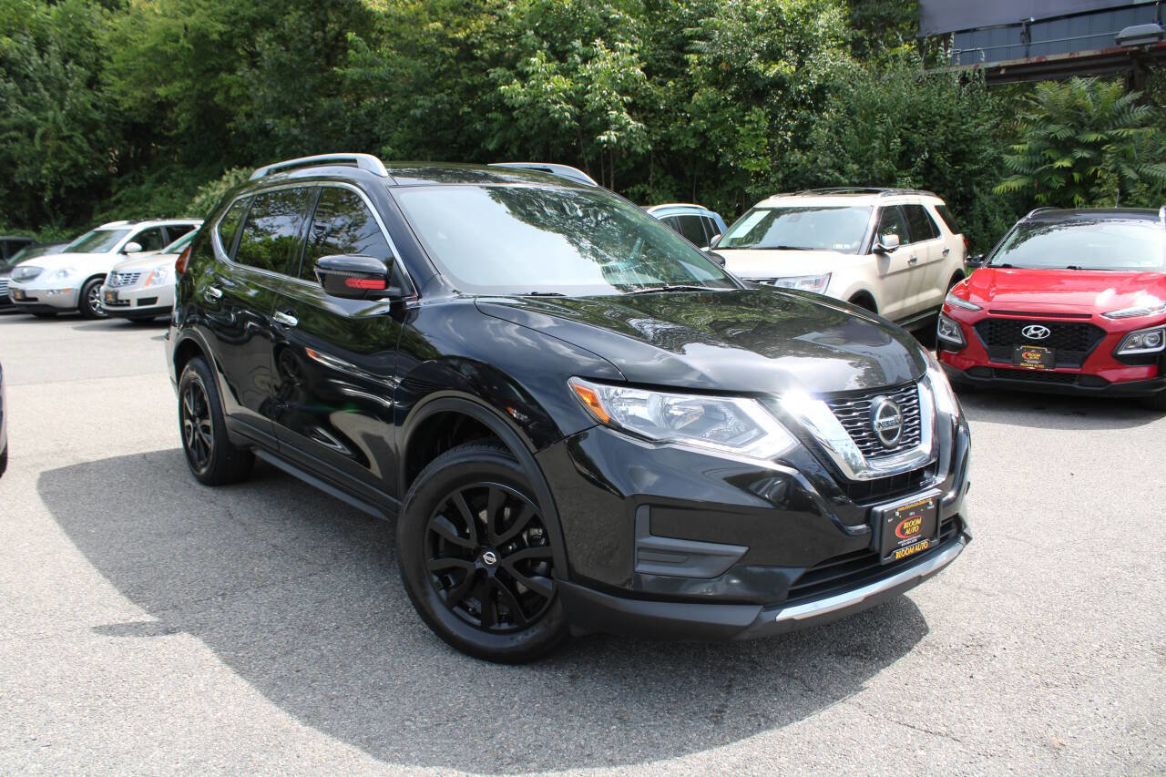 Used 2019 Nissan Rogue SV image 4