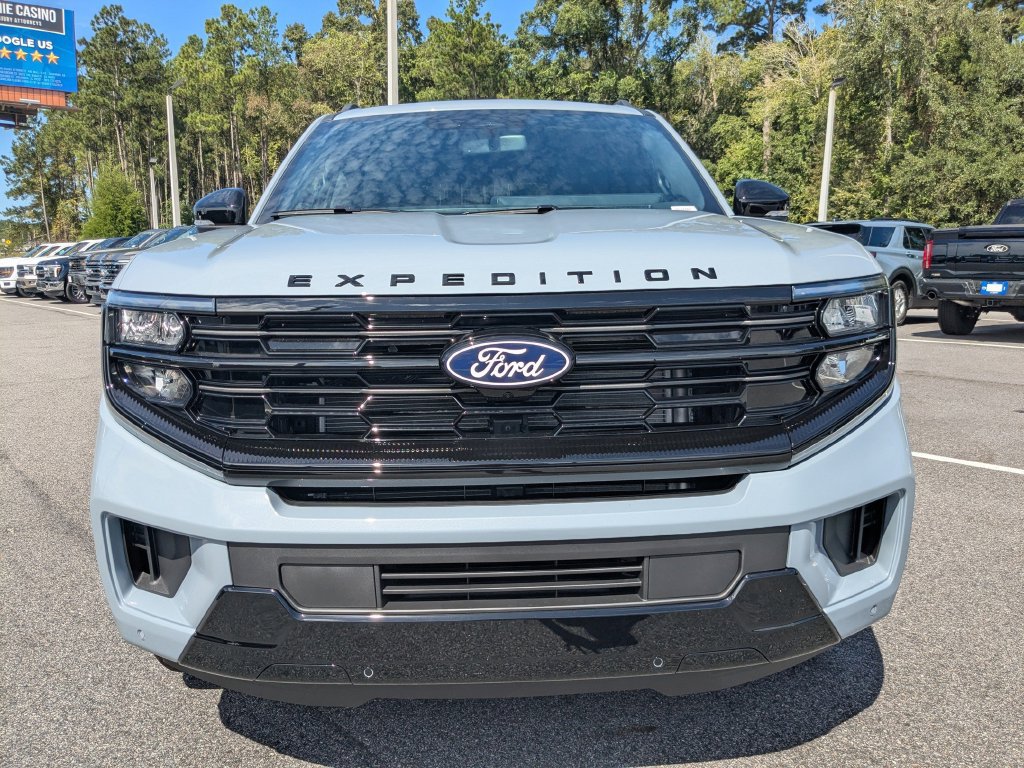 New 2027 Ford Expedition Platinum w/ Stealth Performance Package AWD/4WD image 9