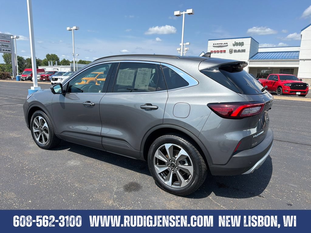 Used 2023 Ford Escape Platinum AWD/4WD image 3