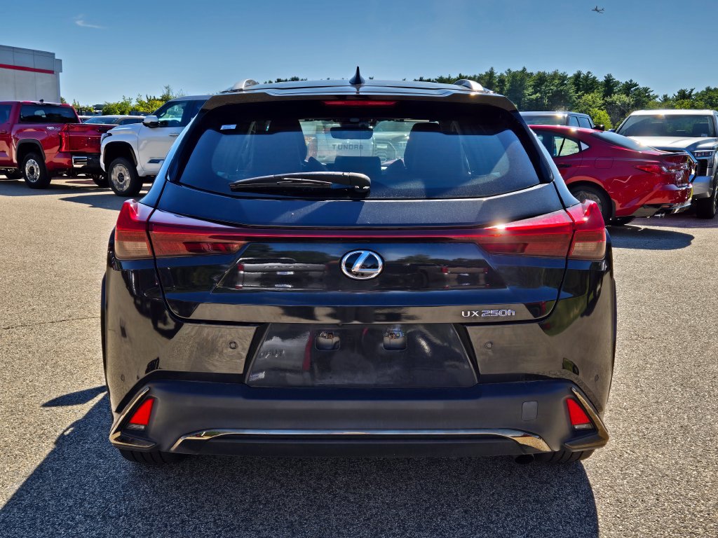 Used 2022 Lexus UX 250h F Sport w/ F Sport Premium Package AWD/4WD image 4