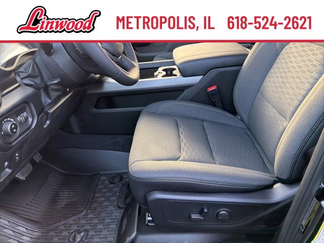 New 2026 RAM 1500 4x4 Crew Cab image 16